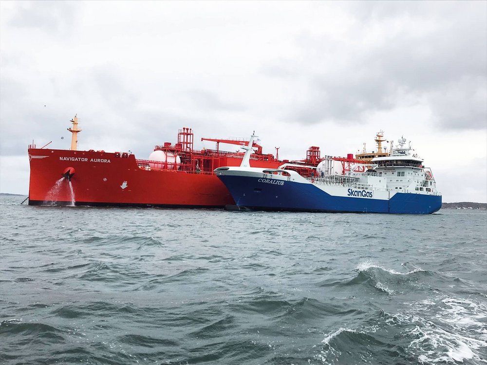 Coralius bunkering Aurora