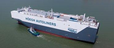 Höegh Aurora at Sea