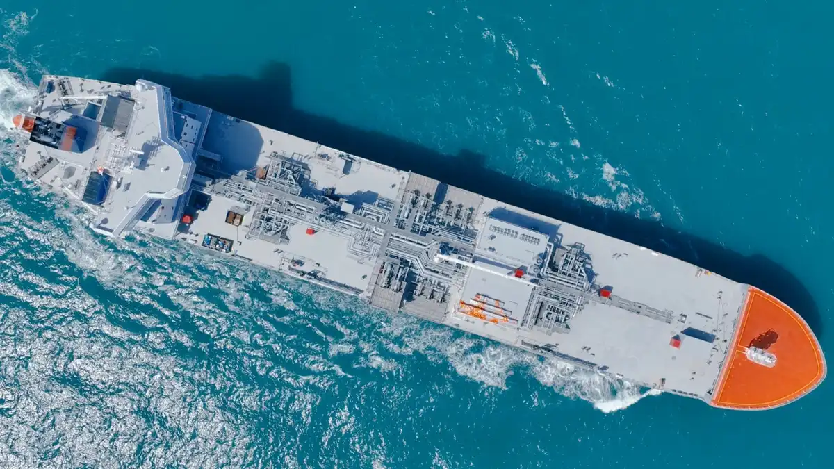 30,000 cbm LNG carrier with FGS Coral Nordic