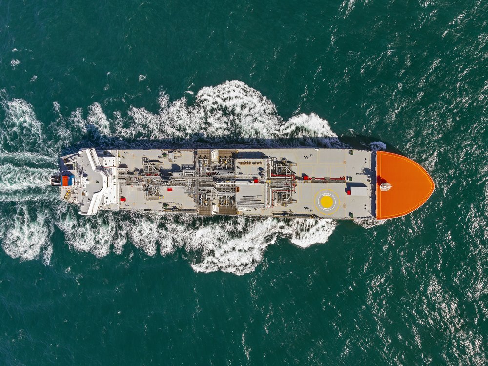 30,000 cbm LNG carrier with FGS Coral Nordic