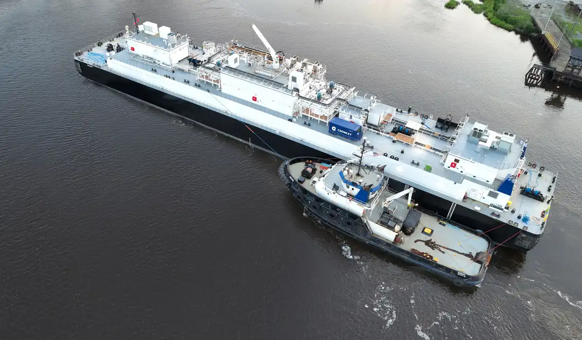 12,000 LNG Bunker Barge Happy River 12,000 LNG Bunker Barge Progress